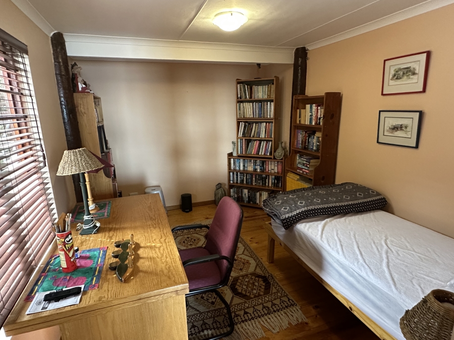 6 Bedroom Property for Sale in Outeniqua Strand Western Cape
